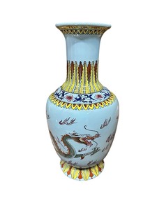 lot 133 image: 1644-1912 Porcelain Famille Rose Qing Dynasty Vase