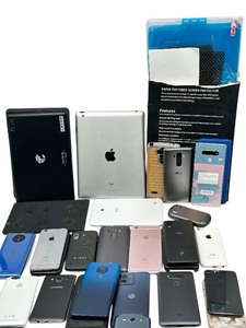 lot 132 image: mixed electronic parts bundle