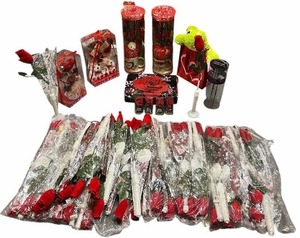 lot 211 image: Red Love Hearts Valentines Craft Art Bundle