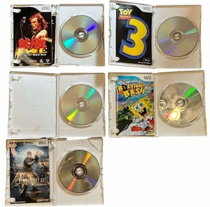 lot 119 image: Wii Game Bundle