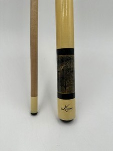 lot 22 image: Meucci M3 Billiard Pool cue with Cobra carrying case
