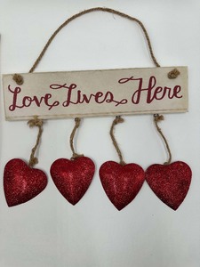 lot 251 image: Love Lives Here Home Decor Sign