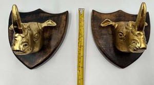 lot 245 image: Rhino Head Wall Decor, Mountable