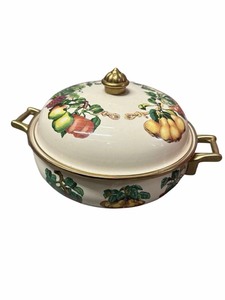 lot 95 image: Kensington Garden Tabletops Unlimited Vitroceramic 10-10.5 Enamel Dutch Oven