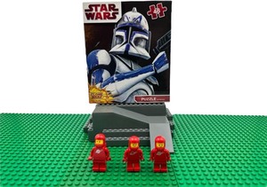 lot 131 image: BRAND NEW IN BOX, SEALED, WITH RARE EXTRAS INCLUDED Star Wars Puzzle with Extras from early 70s-early 80s