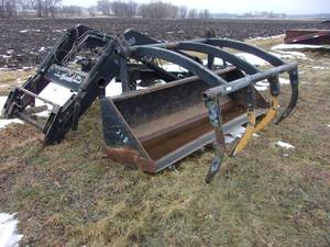 Koyker 600 Tractor Loader WGrapple Bucket