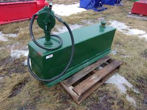 35 Gallon Truck Fuel Tank W Hand Pump