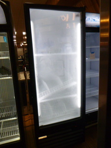 lot 4 image: Royal Vendors Glass Door Freezer