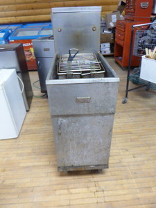 lot 6 image: Pitco Frialator Commercial Deep Fryer