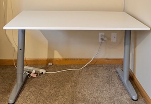 lot 33 image: Modern Style Desk