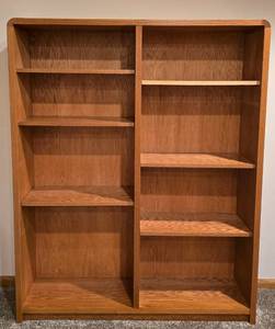 lot 61 image: Tall Oak Book Shelf