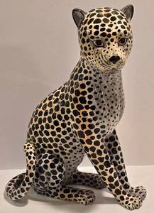 lot 65 image: Vintage Ceramic Leopard Figure