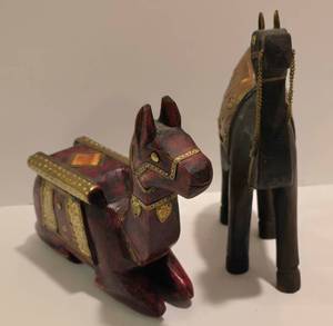 lot 68 image: Pair of Vintage Camel Carvings