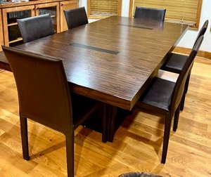 lot 2 image: Beautiful Dining Room Table and Chairs Set