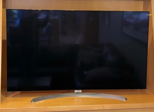 lot 90 image: LG Flat Screen 55 Inch Television