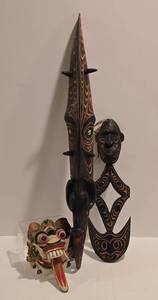 lot 135 image: Vintage Ethnic Mask Collection