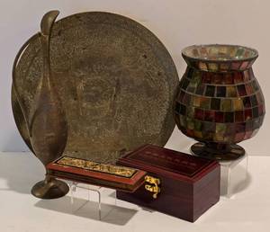 lot 146 image: Diverse Vintage Decorative Items