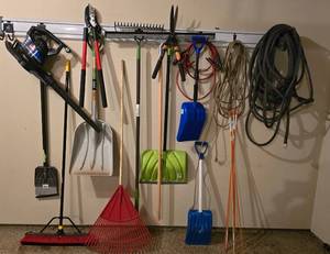 lot 180 image: Yard Tool Grouping