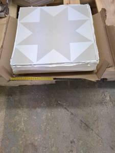 lot 119 image: Universal 12x12 Waterproof Star Pattern Vinyl Floor Tiles - Set of 30