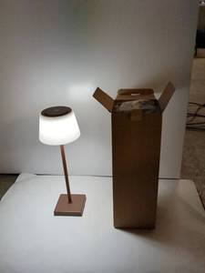 lot 134 image: T2 - 2 Modern LED Table Lamp with USB Charging and Box