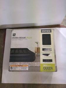 lot 139 image: T2 - Intex Dura-Beam Plus Queen Size Air Mattress with Built-in Pump