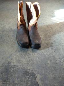 lot 142 image: Ariat Work Boots Size 11D Composite Toe Safety Boots