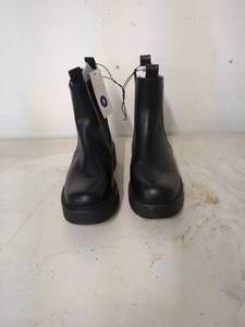 lot 143 image: u1 - A New Day Womens Size 6 Black Ankle Boots with Memory Foam