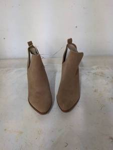 lot 144 image: u1 - Womens Memory Foam Ankle Booties Size 6.5 - Tan Suede Style