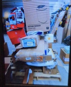 lot 190 image: Pallet of UnclaimedDamagedMissing Parts Items