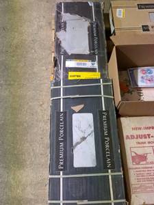 lot 195 image: Pallet of Unclaimed Items