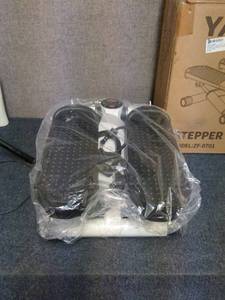 lot 196 image: 3 - YAGUD ZF-0701 Compact Stepper with LCD Display - Unopened