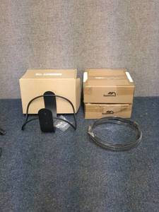 lot 210 image: 3 - Garden Hose Holder with 4 Pack of Garden Hose Clamps