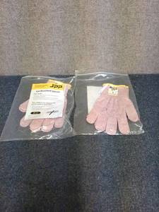 lot 234 image: z2 - 2 Pair of Cut Resistant Gloves - Level 5 Protection, Size 8