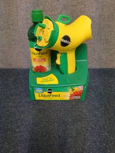 lot 238 image: z2 - Miracle-Gro LiquaFeed All Purpose Plant Food Starter Kit