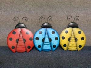 lot 246 image: zz1 - Set of 3 Decorative Ladybug Wall Art Pieces in Red, Blue, and Yellow