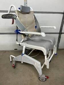 lot 34 image: Aquatec Ocean Dual VIP Reclining Shower&nbspBath Commode&nbspChair - In Good Working Condition - No Foot Rests - Needs Minor Clean Up