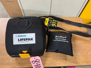 lot 39 image: MSRP $2500 Medtronic LIFEPAK CR Plus AED Emergency Defibrillator Has 1225 Pads However No Battery  Buy Online For $200