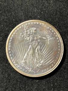1 TROY OZ .999 FINE SILVER GOLD EAGLE DESIGNED ROUND
