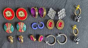 lot 8 image: Collection of Assorted Vintage Earrings