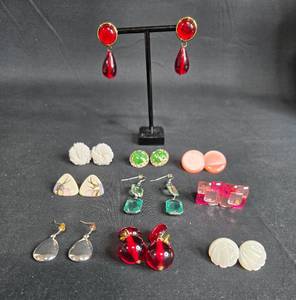 lot 15 image: Lot of Vintage Earrings in Various Styles and - display not included