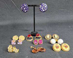 lot 18 image: Collection of 10 Vintage Earrings Including Hoops and Studs - display not included