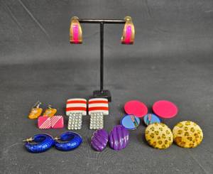 lot 20 image: Collection of Vintage Colorful Earrings - display not included