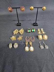 lot 37 image: Collection of Vintage Earrings and Clip-On Pins Inc Isle of Skye - Displays Not Included