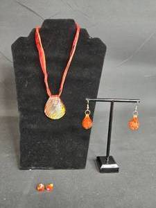 lot 46 image: Colorful Orange and Red Jewelry Set Including Necklace, Earrings, and Studs - displays not included