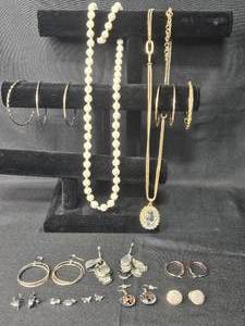 lot 59 image: Variety Set of Jewelry Including Necklaces and Earrings - display not included