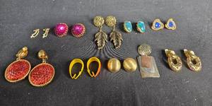 lot 168 image: Collection of Vintage Earrings