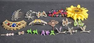 lot 173 image: Vintage Brooch and Hair Clip Collection with Floral and Butterfly Designs