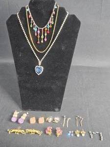 lot 177 image: Collection of Vintage Jewelry Including Necklaces and Earrings - display not included