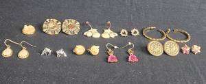 lot 186 image: Collection of Vintage Earrings in Various Styles