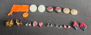 lot 189 image: Collection of Vintage Costume Earrings
